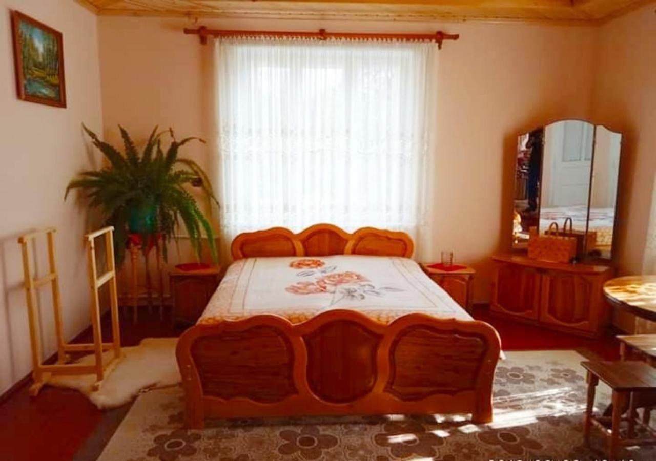 Bat'Kivska Hata Stari Kuty Exteriér fotografie